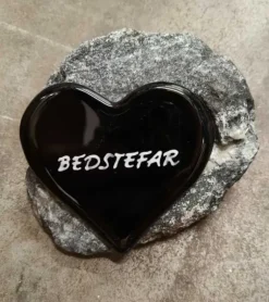 BEDSTEFAR, Sort Glashjerte På Granitsten