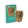 Bronze engel der beskytter en elsket dreng