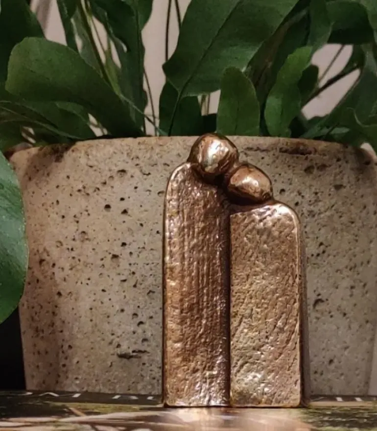 Bronzefigurer Et Par, kærlighed og omsorg