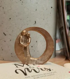 Bronzefigur, Par i kærlighedscirkel