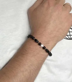 By Gabay, Armbånd med sølvkors, glas- og træperler