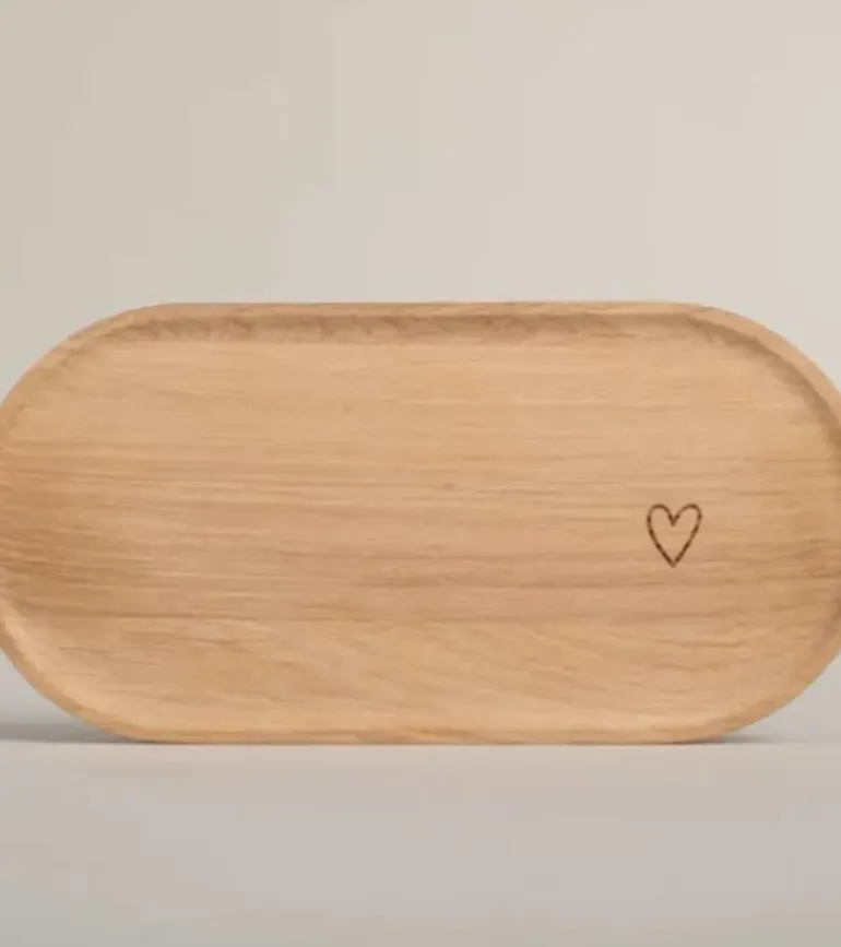 Egetræ, Oval tallerken med hjerte