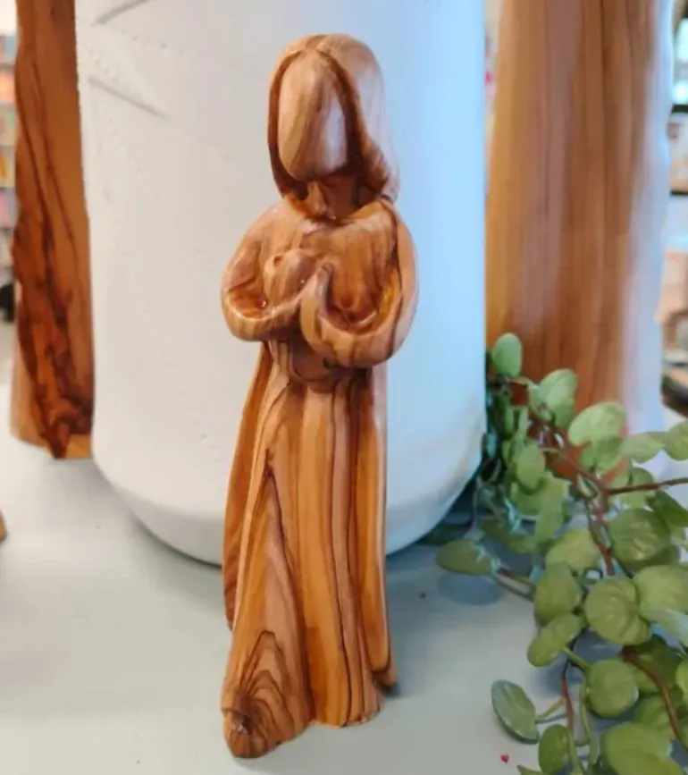 Jesus med hjerte i oliventræ, 16 cm