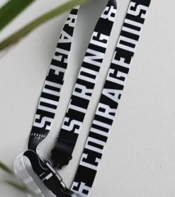 Keyhanger: Strong & courageous