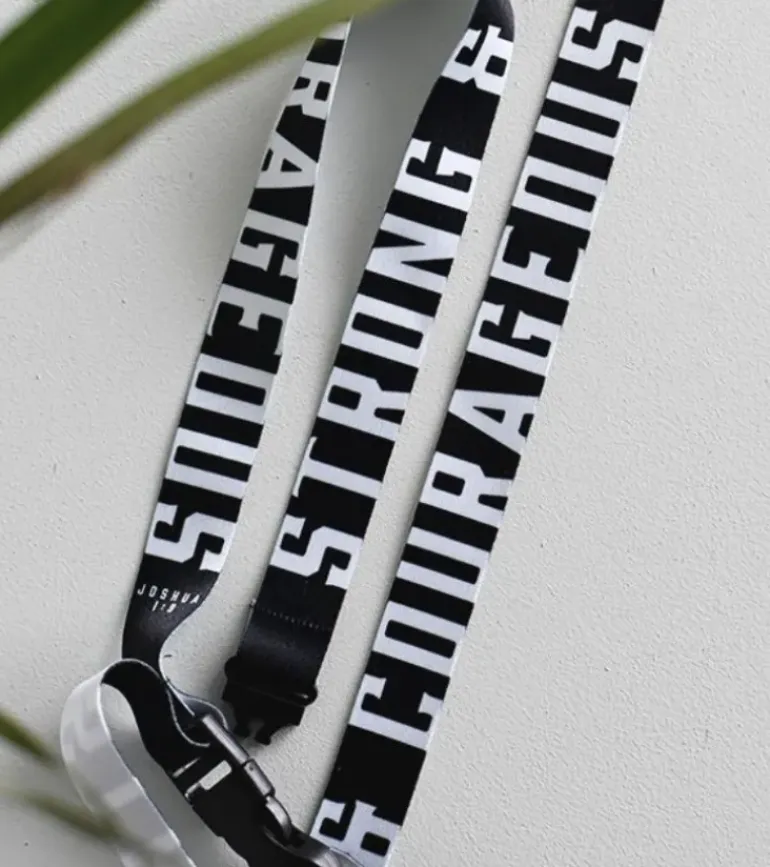 Keyhanger: Strong & courageous