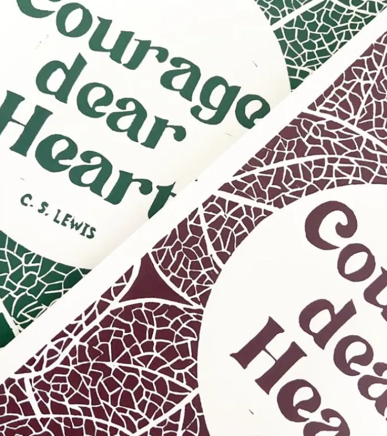 Linoleumstryk: Courage, dear Heart C.S. Lewis, A3 Plakat, Grøn