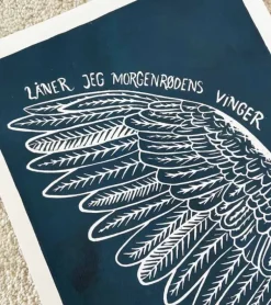 Linoleumstryk: Morgenrødens vinger, A3 Plakat, Mørkeblå