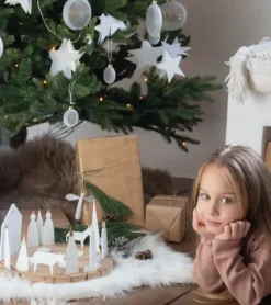 Rundt lys julekrybbe