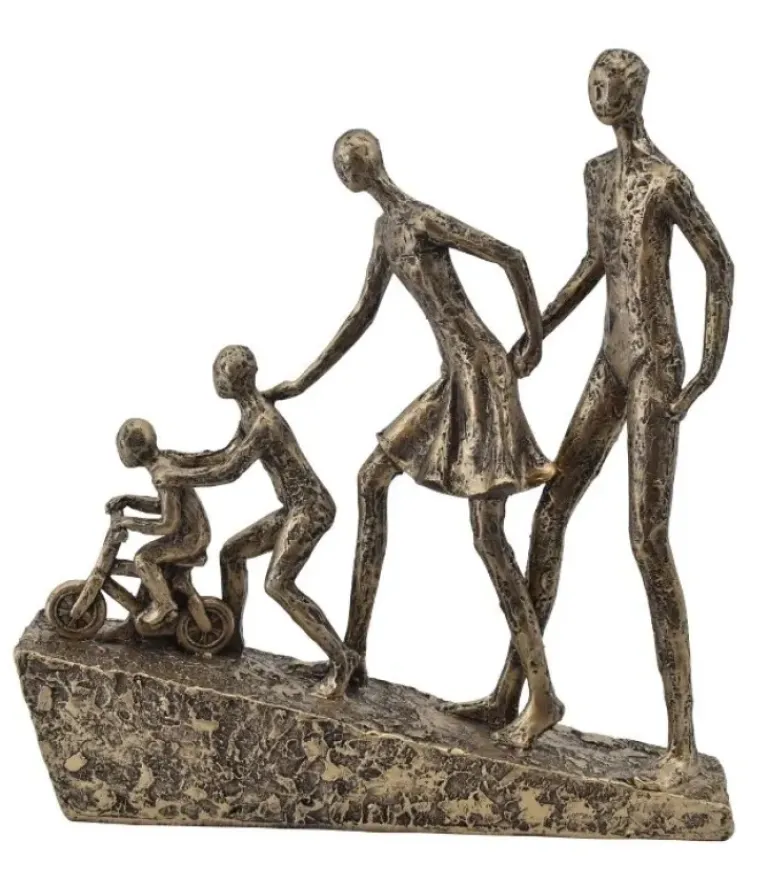 Skulptur Familie med to børn på bakke