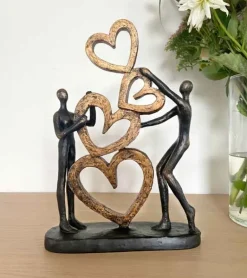 Skulptur: Vi bygger kærlighed, 4 hjerter, 31 cm